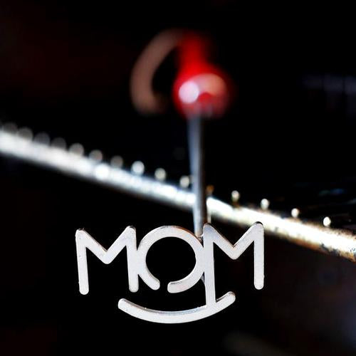 Rockin Mom BBQ Branding Iron with Cedar Gift Box and Acacia Wood Steak Plates